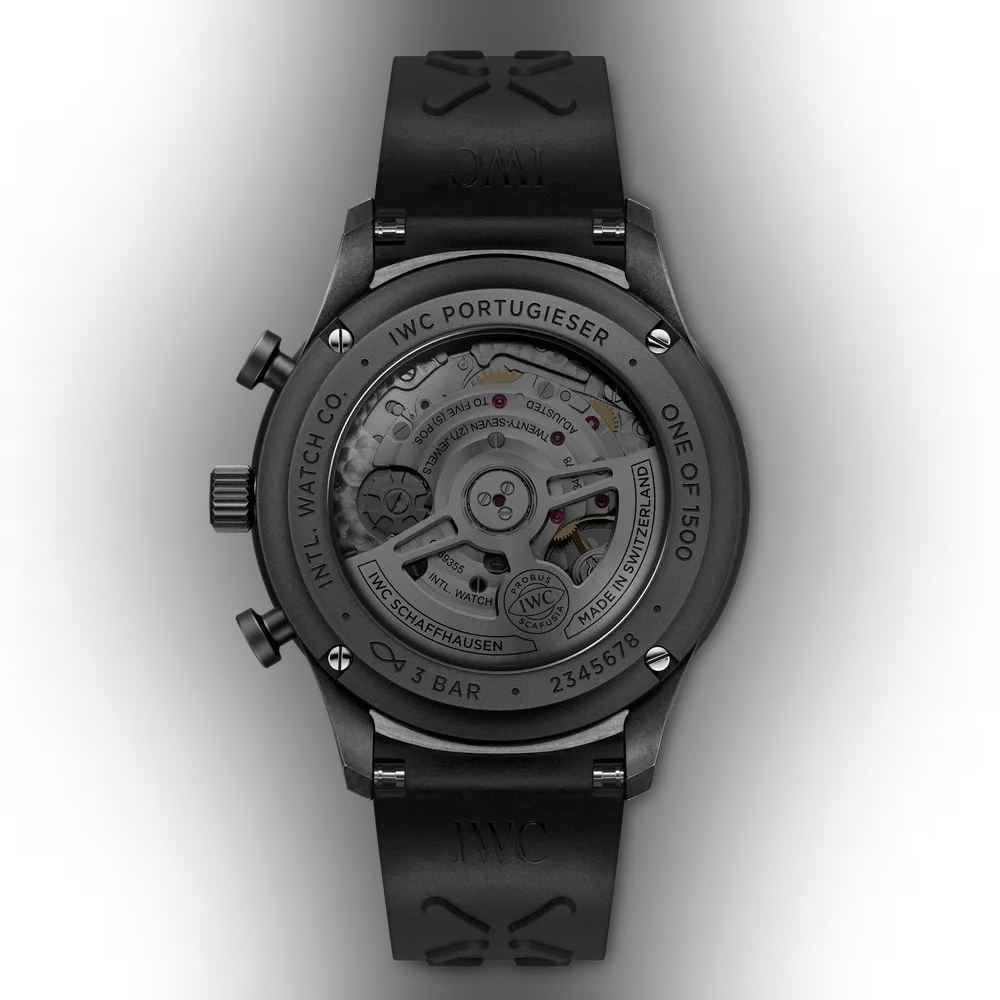 IWC自社製自動巻きキャリバーを搭載し、日々の管理が容易。機能美と先進技術を融合したクロノグラフ。