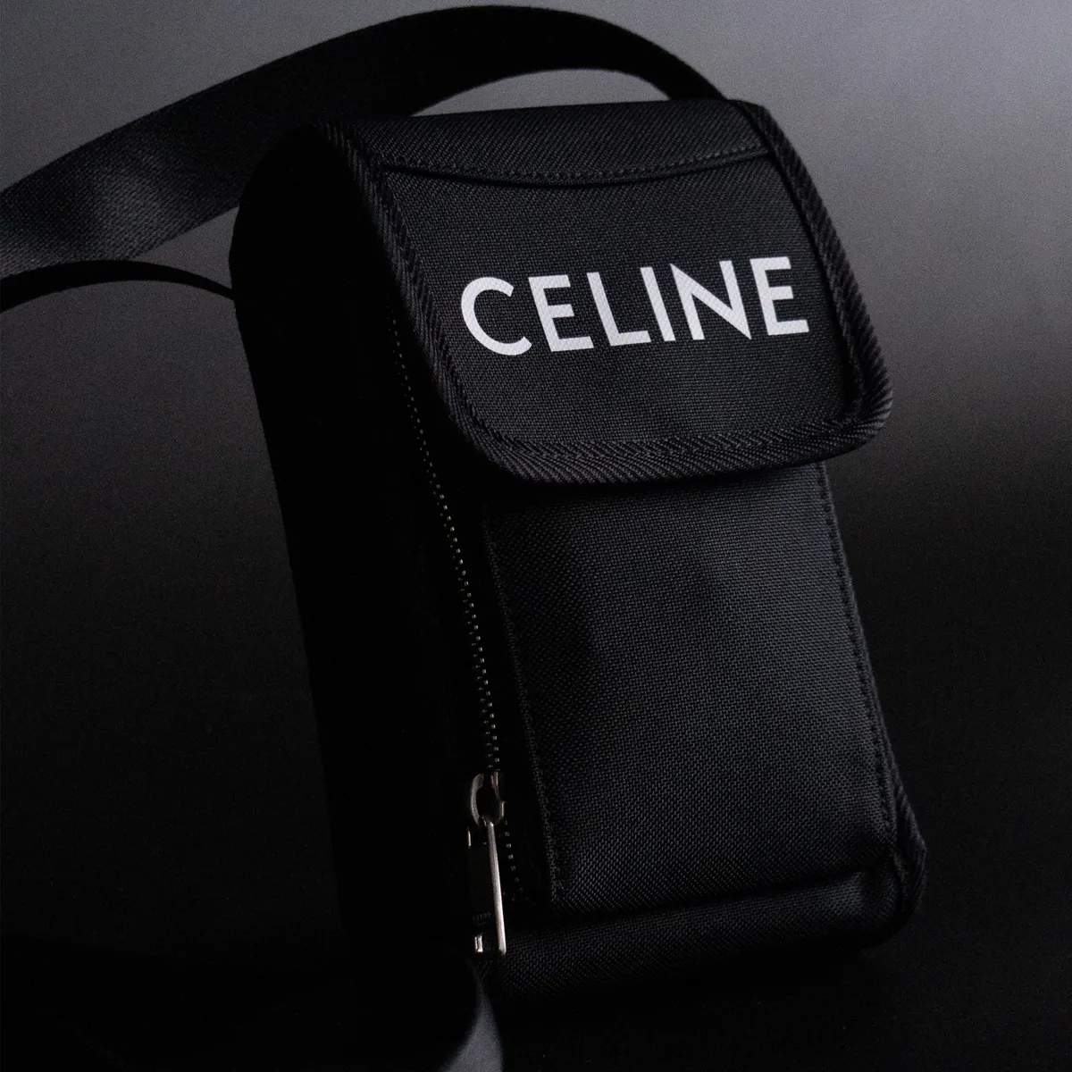 CELINE ナイロンモバイルショルダーバッグ