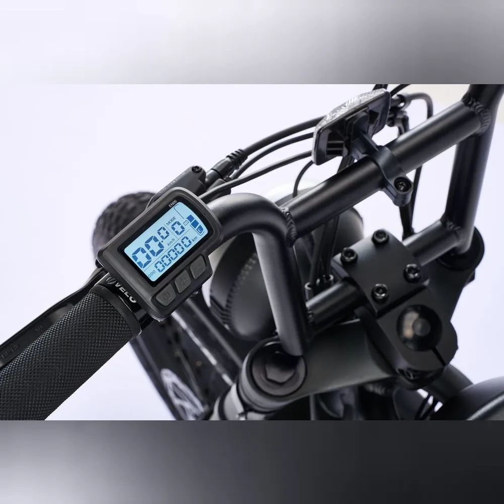 <p>アシストレベル切替、電源ON/OFF、走行距離・充電残量を表示するLEDディスプレイ搭載。直感的な操作で管理がしやすい設計。</p>