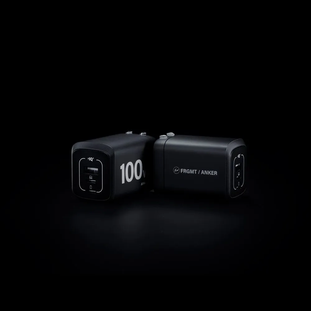 <p>最大100W出力の3ポートUSB急速充電器で、ノートPCやスマートフォンを同時に急速充電可能。外出先での作業効率を向上させます。</p>